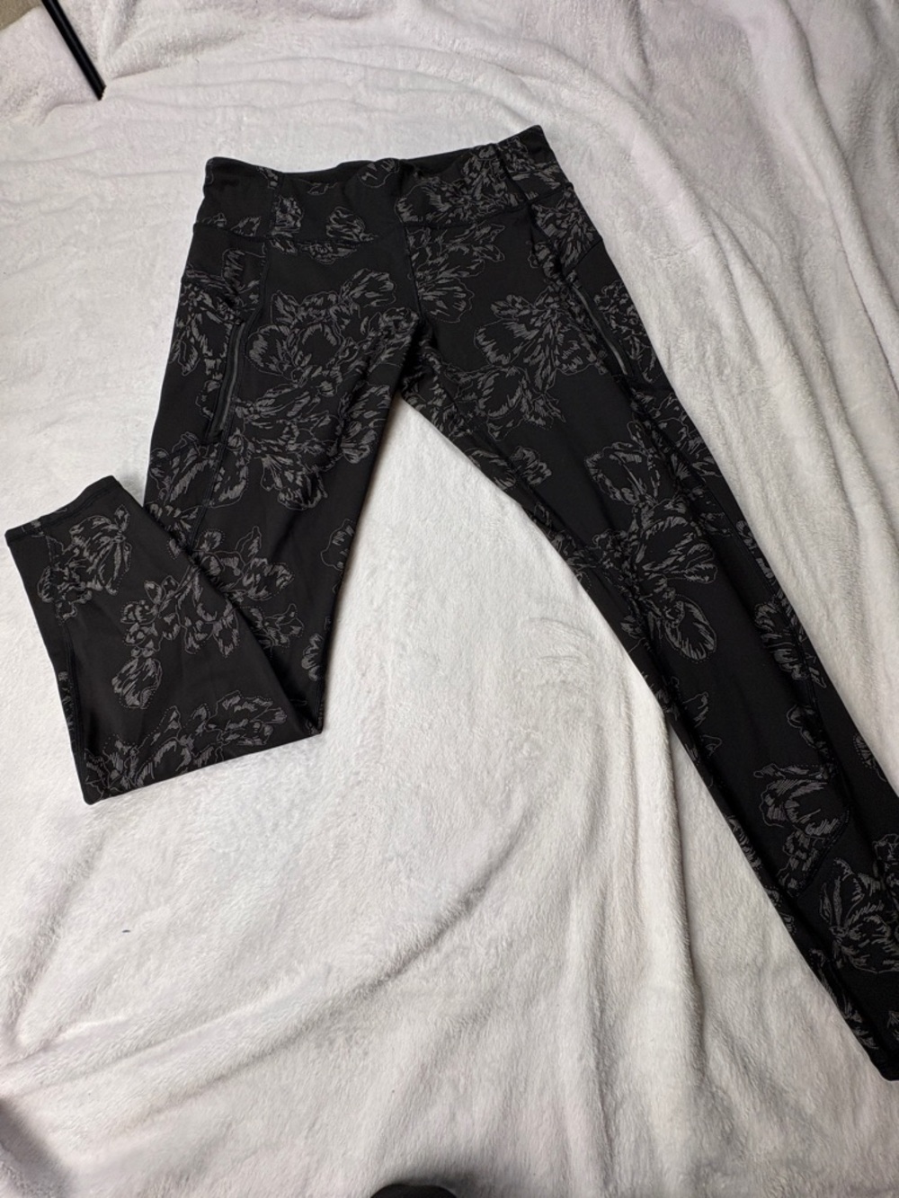 Athleta XL Extra Large Rainier Reflective Tights Orion Black Zip Pockets